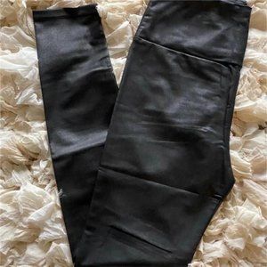 New Women’s Soft and Stretchy Pebble Print Yoga Waist Black Leggings